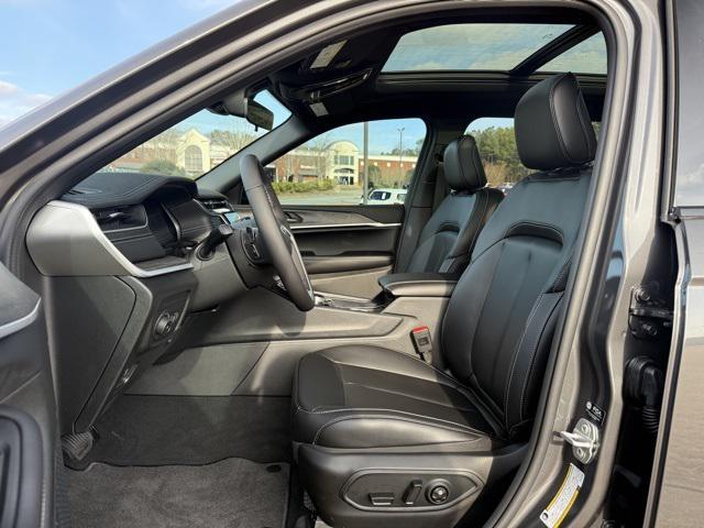 new 2025 Jeep Grand Cherokee car, priced at $40,908