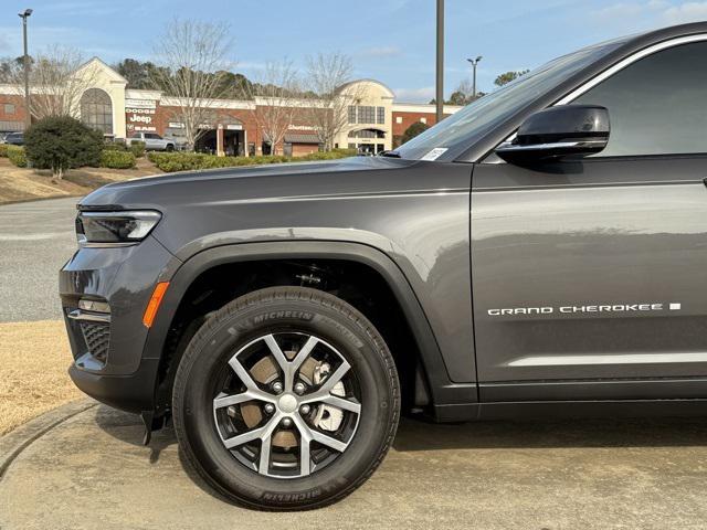 new 2025 Jeep Grand Cherokee car, priced at $40,908