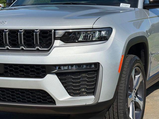 new 2026 Jeep Grand Cherokee car, priced at $45,220