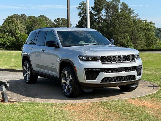 new 2026 Jeep Grand Cherokee car, priced at $45,220