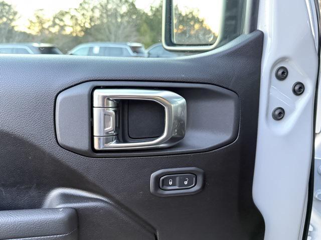 new 2026 Jeep Wrangler car, priced at $36,913