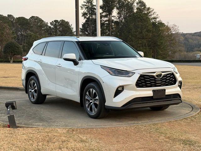 used 2021 Toyota Highlander car, priced at $28,927