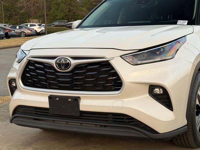 used 2021 Toyota Highlander car, priced at $28,927