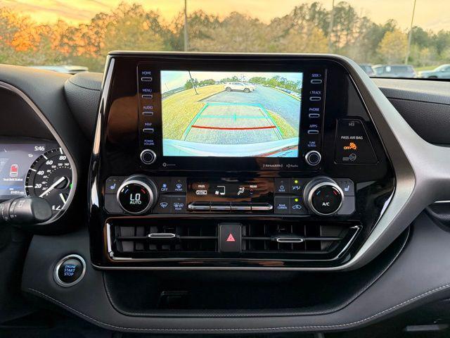 used 2021 Toyota Highlander car, priced at $28,927