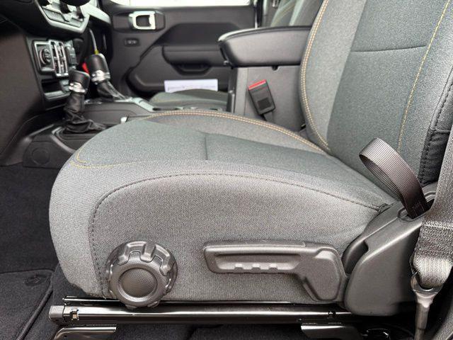 new 2026 Jeep Gladiator car, priced at $42,605