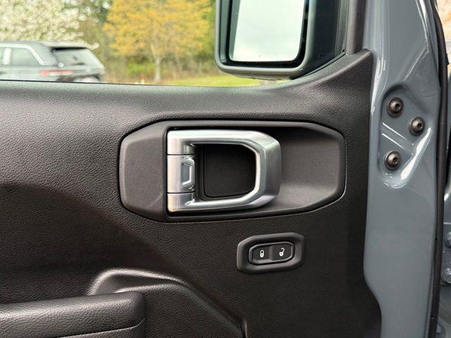 new 2026 Jeep Gladiator car, priced at $39,630