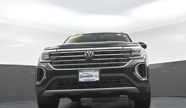 used 2024 Volkswagen Atlas car, priced at $33,292