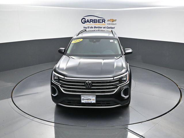 used 2024 Volkswagen Atlas car, priced at $33,292