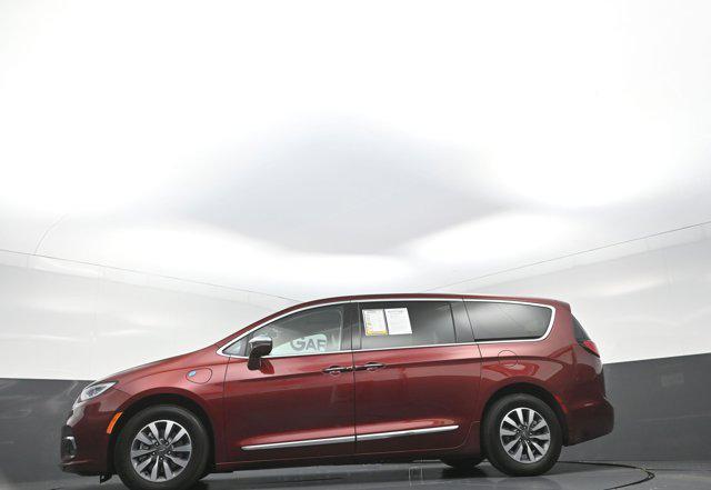used 2022 Chrysler Pacifica Hybrid car, priced at $29,593