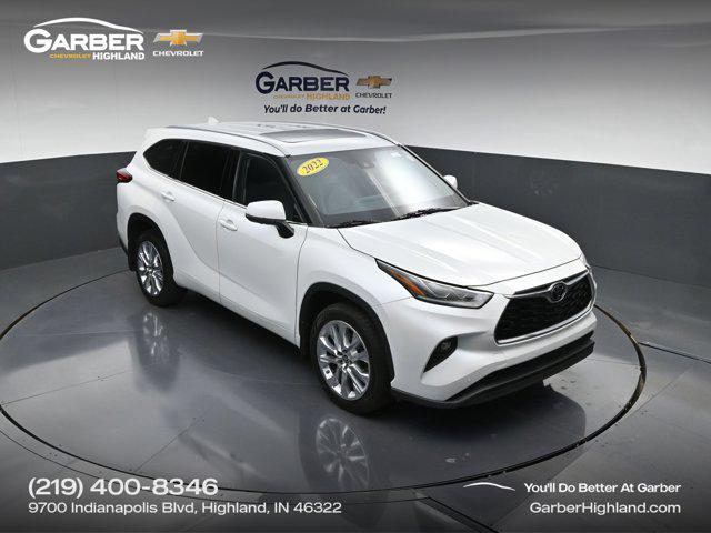 used 2022 Toyota Highlander car, priced at $33,584