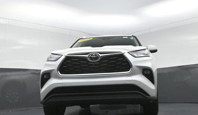 used 2022 Toyota Highlander car, priced at $33,584