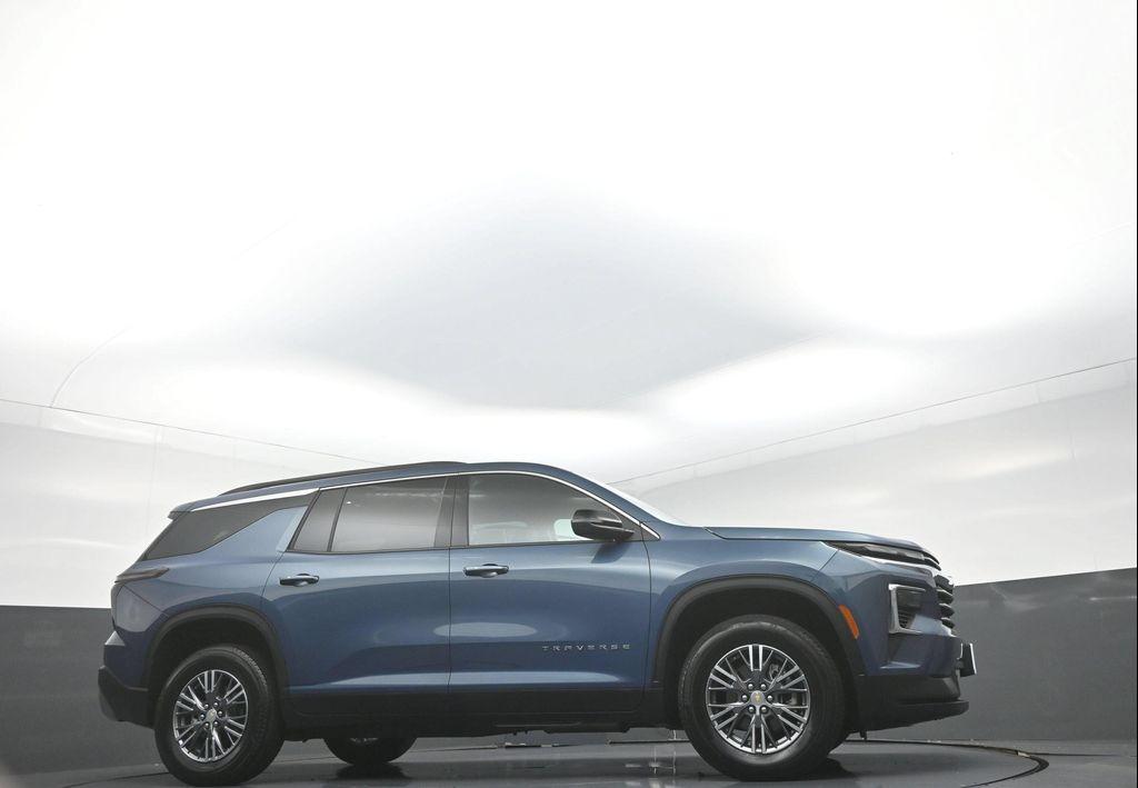 used 2026 Chevrolet Traverse car, priced at $43,176