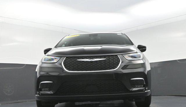 used 2025 Chrysler Pacifica car, priced at $31,230