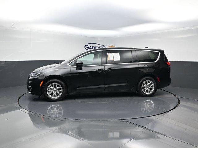 used 2025 Chrysler Pacifica car, priced at $31,230