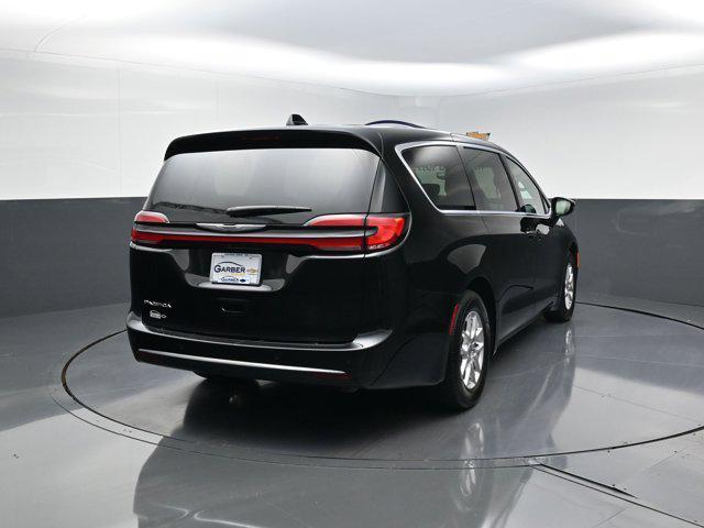 used 2025 Chrysler Pacifica car, priced at $31,230