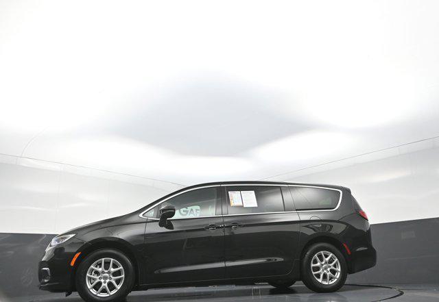 used 2025 Chrysler Pacifica car, priced at $31,230