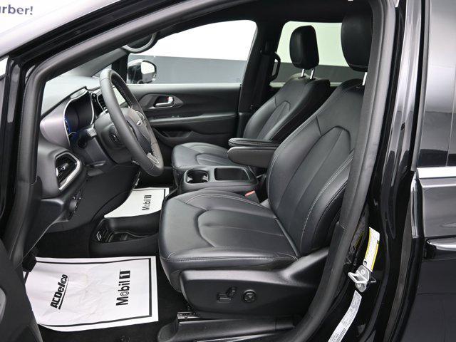 used 2025 Chrysler Pacifica car, priced at $31,230