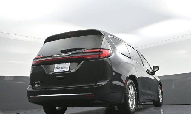 used 2025 Chrysler Pacifica car, priced at $31,230
