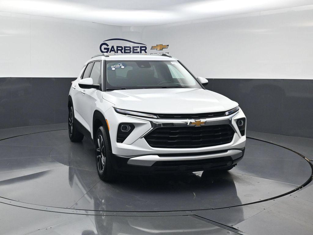 used 2024 Chevrolet TrailBlazer car, priced at $23,375