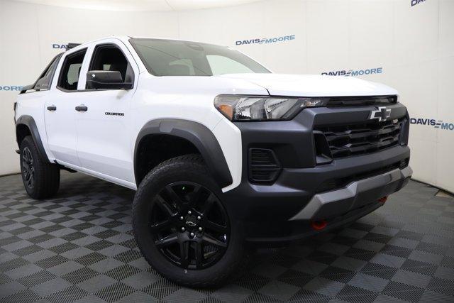 new 2025 Chevrolet Colorado car, priced at $50,715