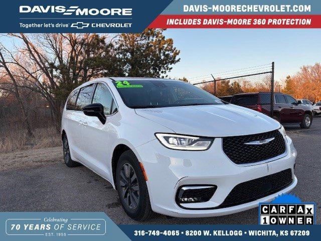 used 2024 Chrysler Pacifica Hybrid car, priced at $29,495