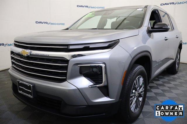 used 2025 Chevrolet Traverse car, priced at $33,995