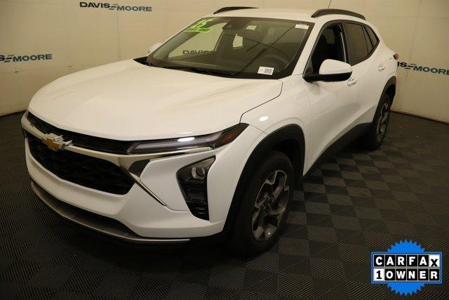 used 2025 Chevrolet Trax car, priced at $23,995