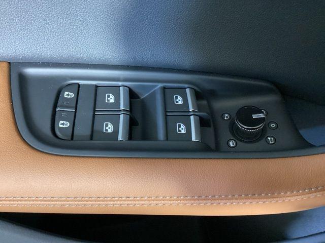 new 2025 Audi Q8 car, priced at $85,778