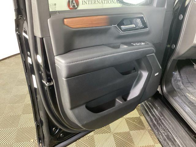 used 2025 GMC Yukon car, priced at $69,999