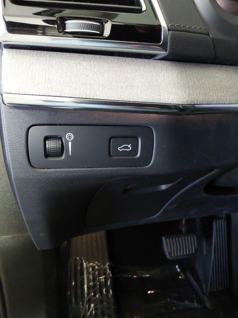 used 2021 Volvo XC90 car, priced at $27,877