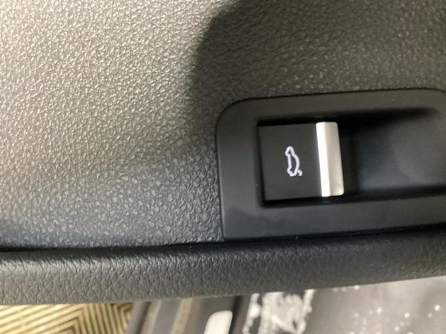 new 2026 Audi Q7 car, priced at $77,855