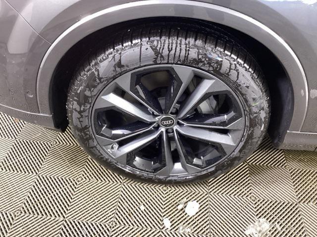 new 2026 Audi Q7 car, priced at $77,855