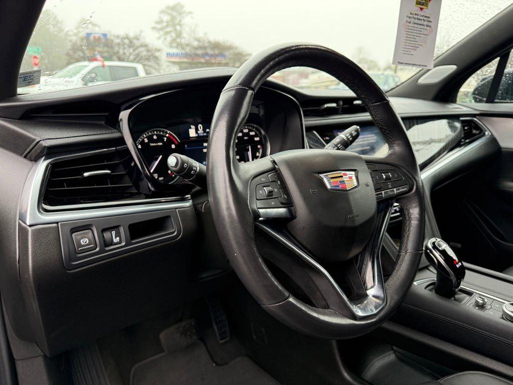 used 2024 Cadillac XT6 car, priced at $39,921