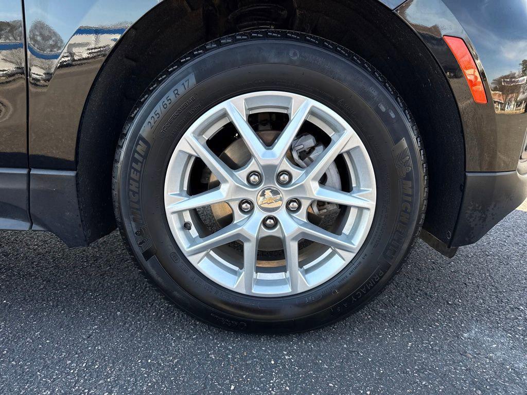used 2024 Chevrolet Equinox car, priced at $21,988