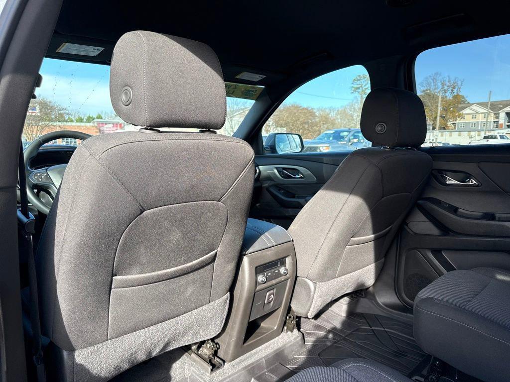 used 2023 Chevrolet Traverse car, priced at $29,936