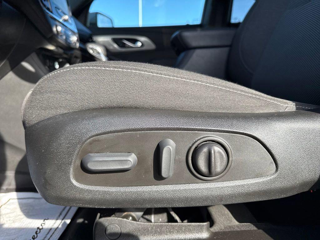 used 2023 Chevrolet Traverse car, priced at $29,936