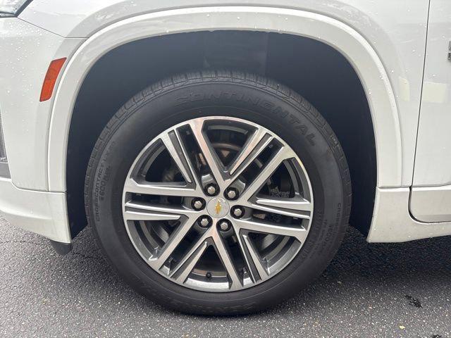 used 2023 Chevrolet Traverse car, priced at $37,119