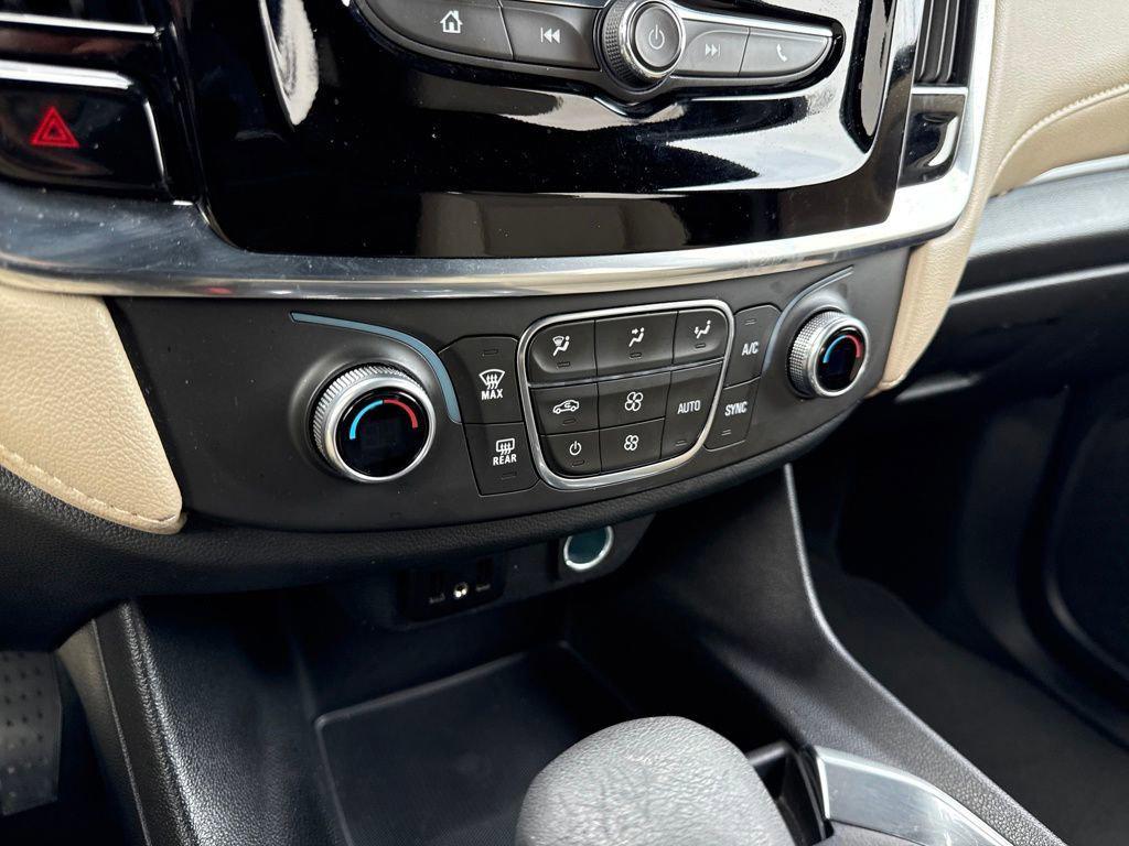 used 2023 Chevrolet Traverse car, priced at $27,995