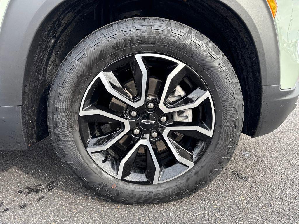 used 2025 Chevrolet TrailBlazer car, priced at $25,993