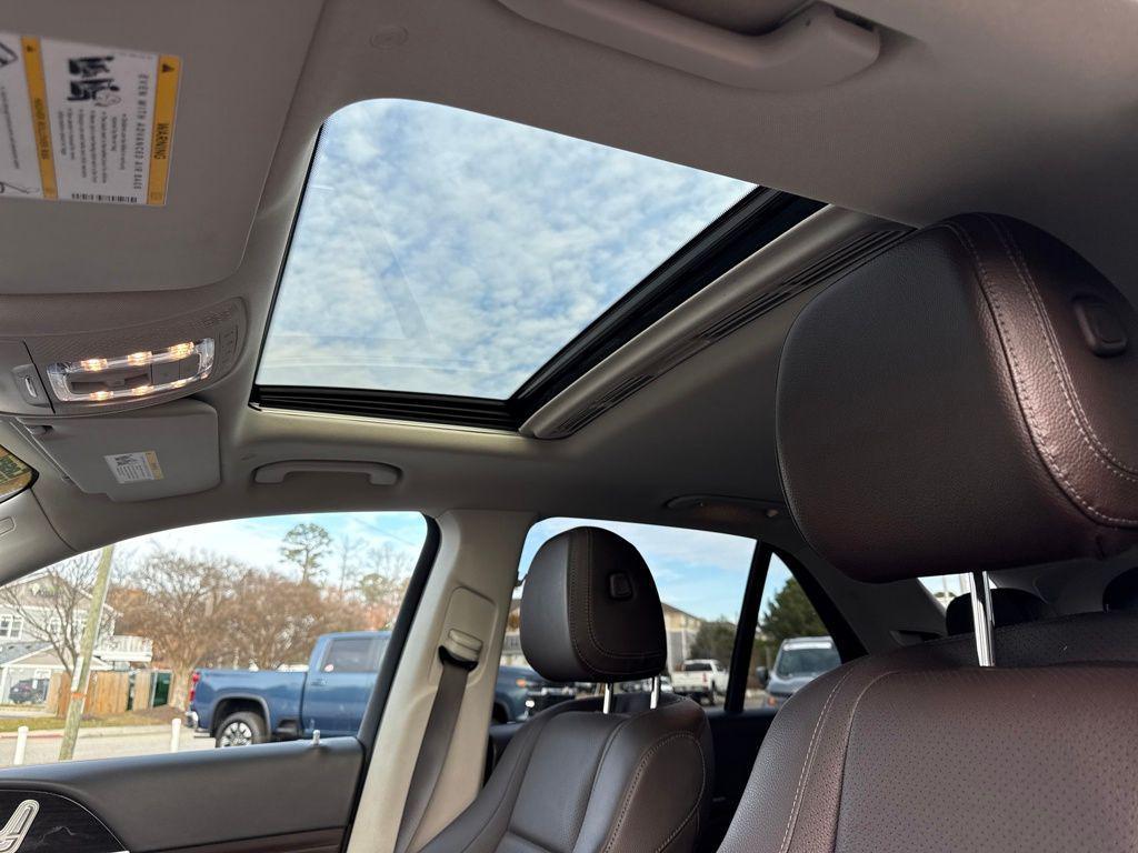 used 2020 Mercedes-Benz GLE 350 car, priced at $31,900