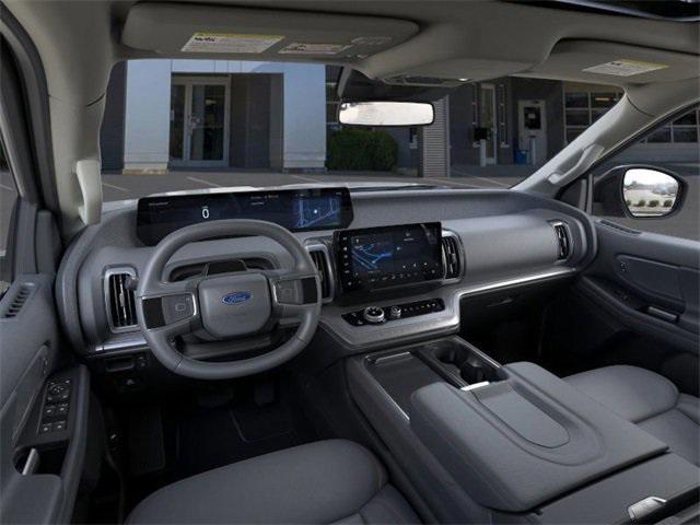 new 2025 Ford Expedition car, priced at $66,078