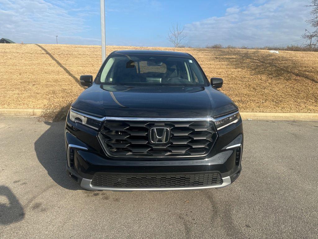 used 2025 Honda Pilot car, priced at $43,950