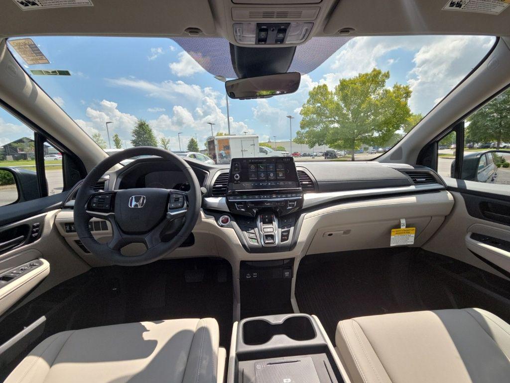 new 2026 Honda Odyssey car, priced at $43,540