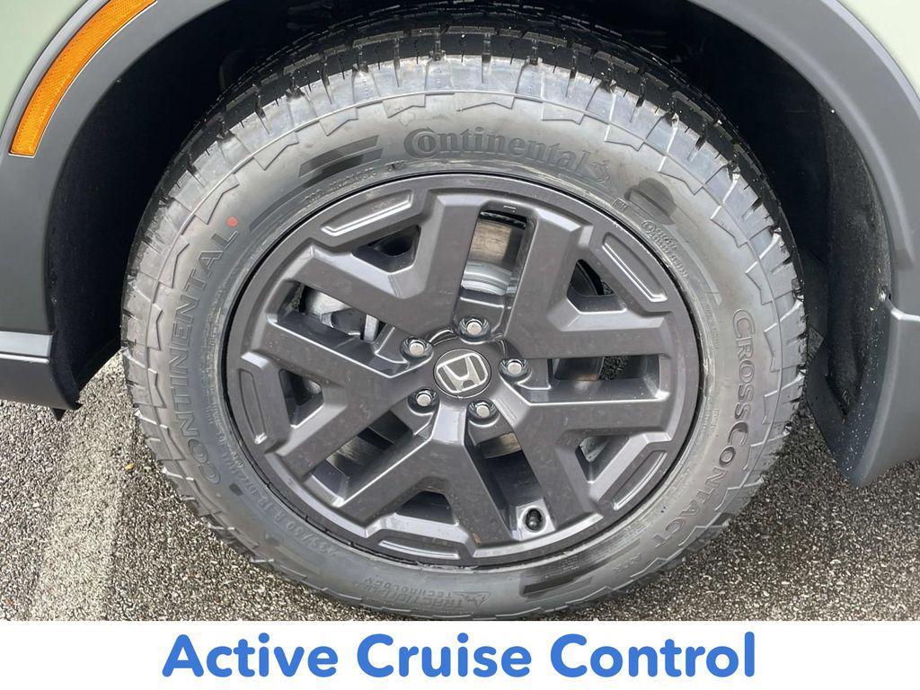 new 2026 Honda CR-V Hybrid car, priced at $39,955