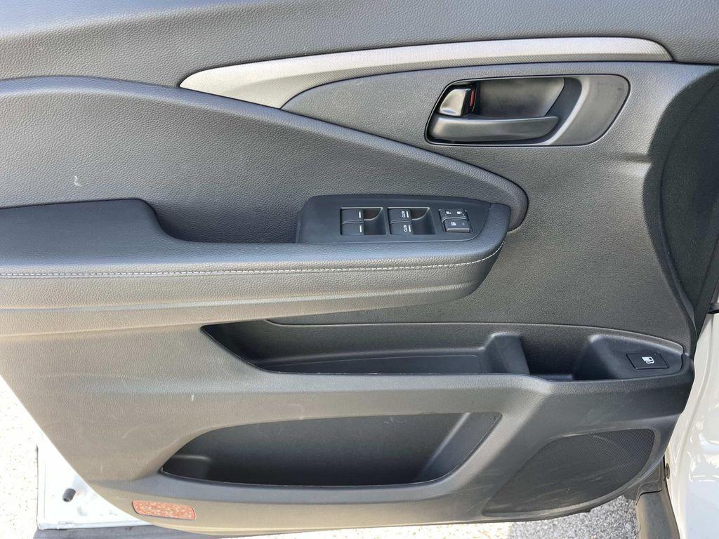 used 2025 Honda Ridgeline car, priced at $33,799