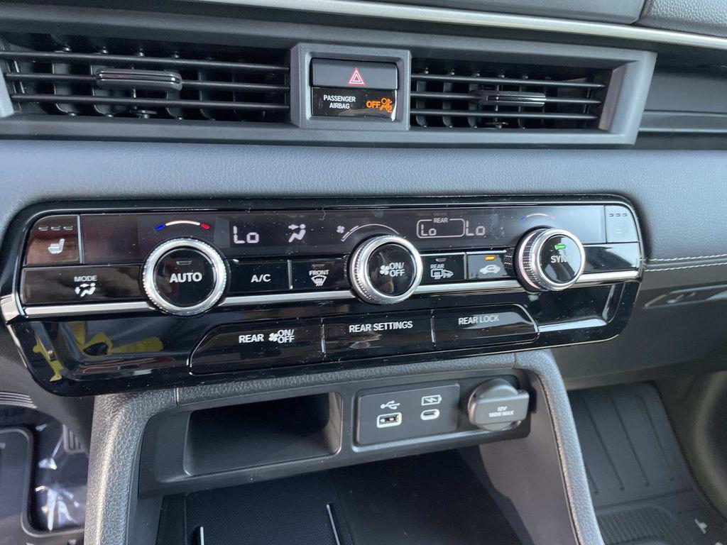 new 2025 Honda Pilot car, priced at $46,345