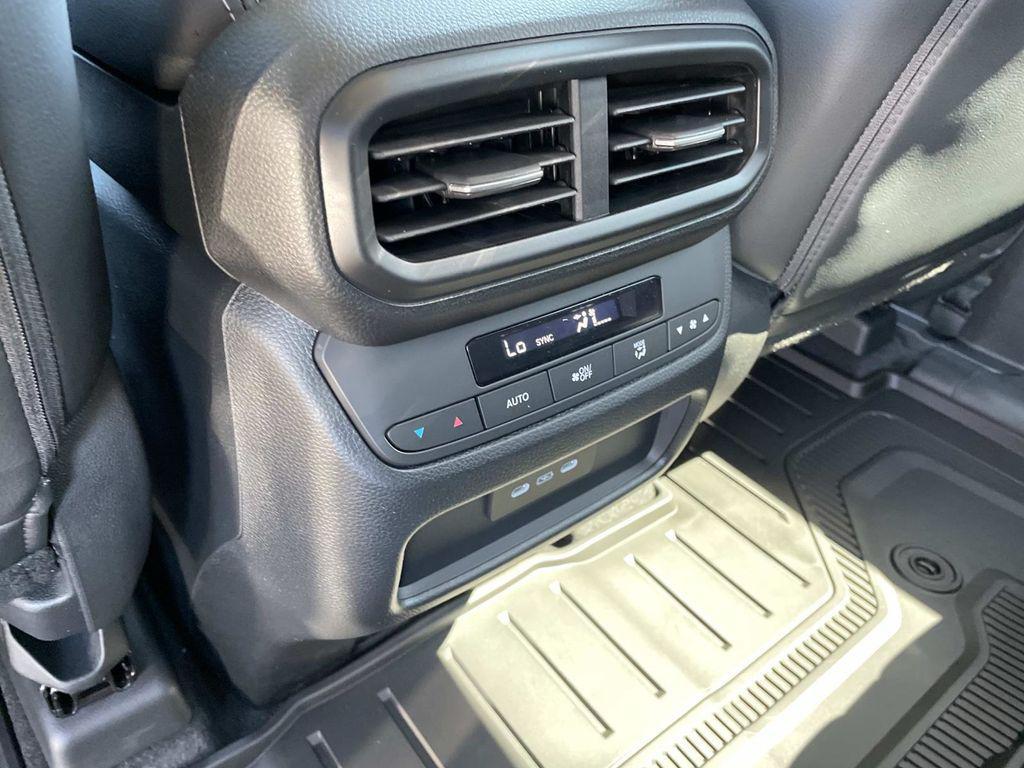 new 2025 Honda Pilot car, priced at $46,345