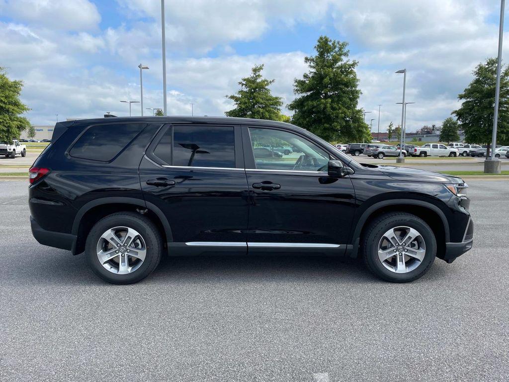 new 2025 Honda Pilot car, priced at $46,345
