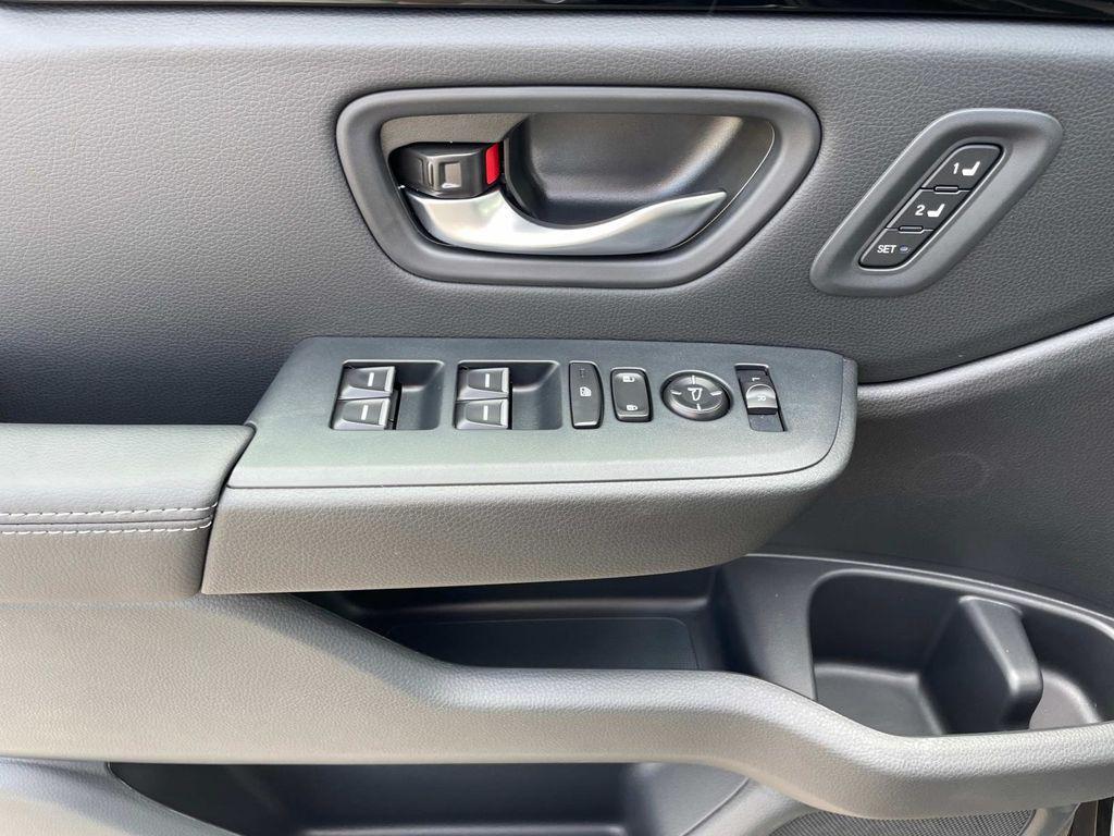 new 2025 Honda Pilot car, priced at $46,345