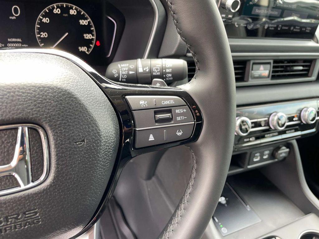 new 2025 Honda Pilot car, priced at $46,345